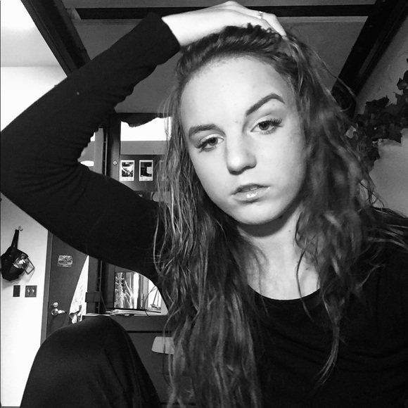 Meet your Posher, Josie - Picture 5 of 5